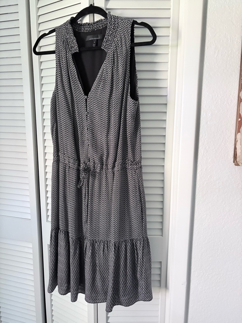 WHBM Sleeveless Black and White Printed Drawstring Waist Dress size Medium